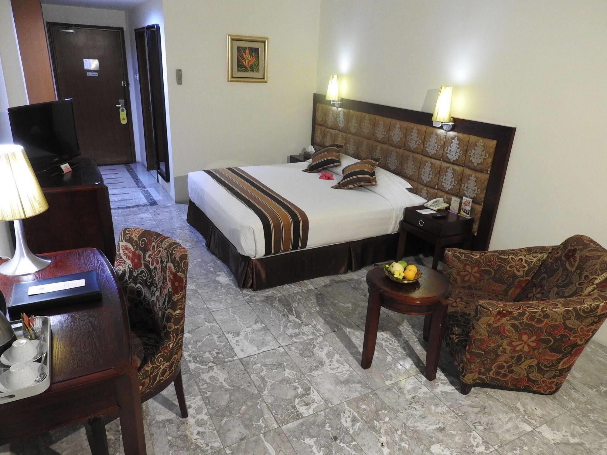 فندق ناغويافي  فندق كراون فيستا باتام المظهر الخارجي الصورة